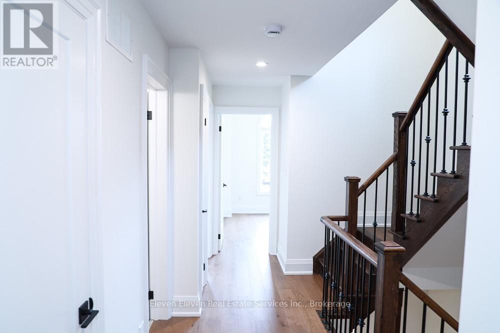 Upper - 1557 Eglinton Avenue W, Mississauga, Ontario  L5M 7C1 - Photo 7 - W13774864