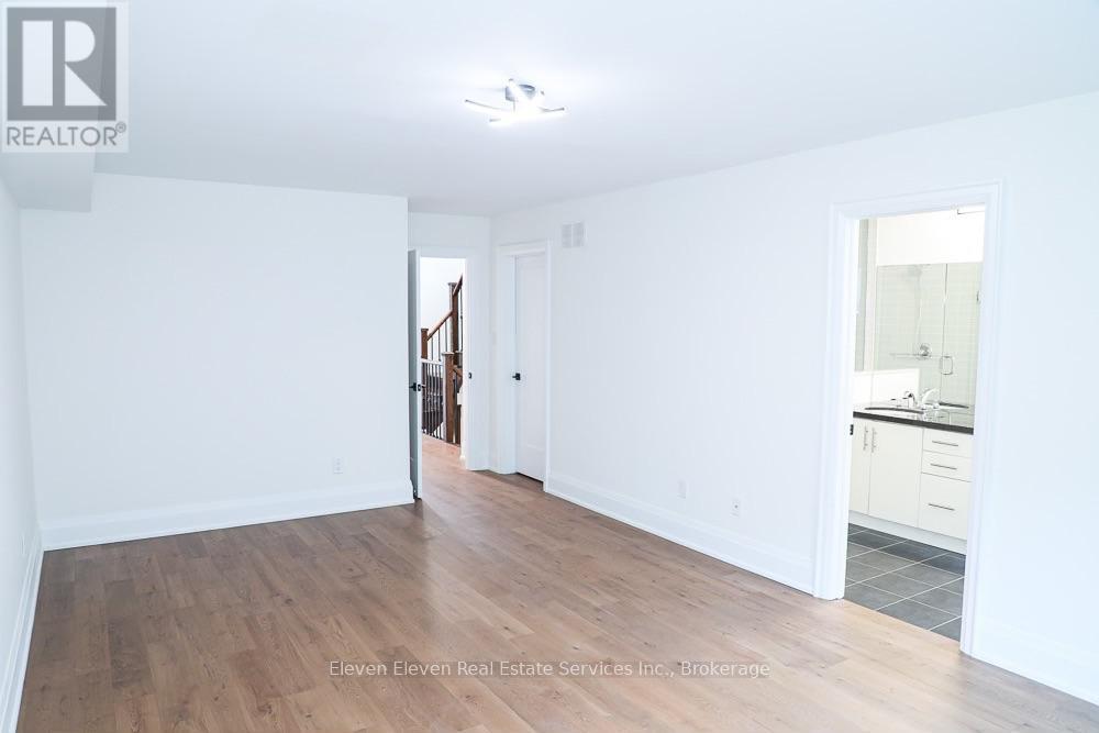 Upper - 1557 Eglinton Avenue W, Mississauga, Ontario  L5M 7C1 - Photo 8 - W13774864