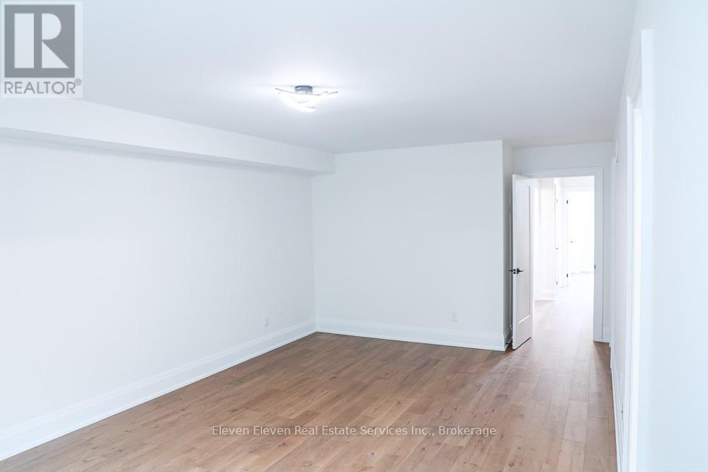 Upper - 1557 Eglinton Avenue W, Mississauga, Ontario  L5M 7C1 - Photo 9 - W13774864