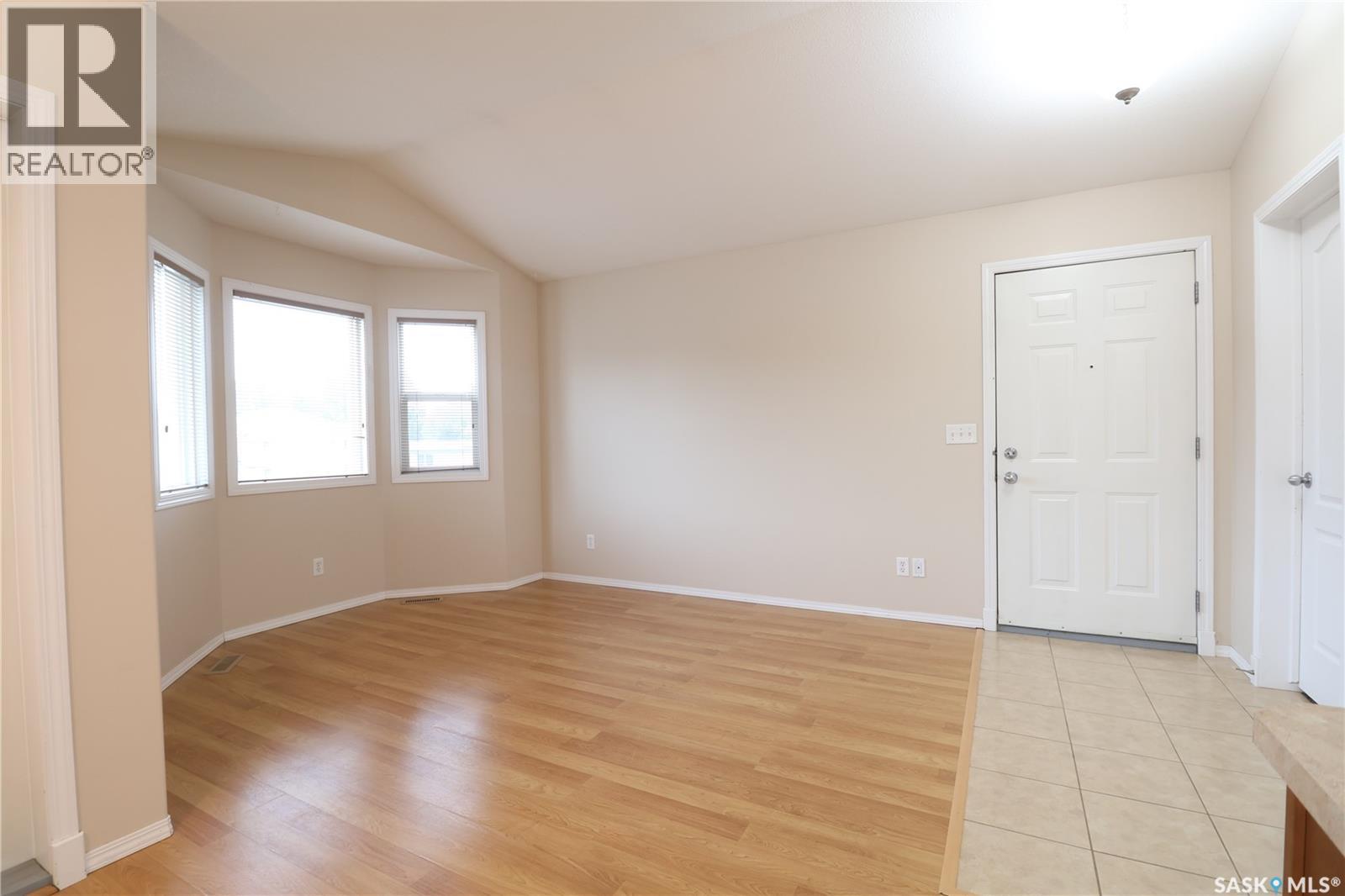 1067 Birchwood Place, Regina, Saskatchewan  S4S 7L1 - Photo 2 - SK048292