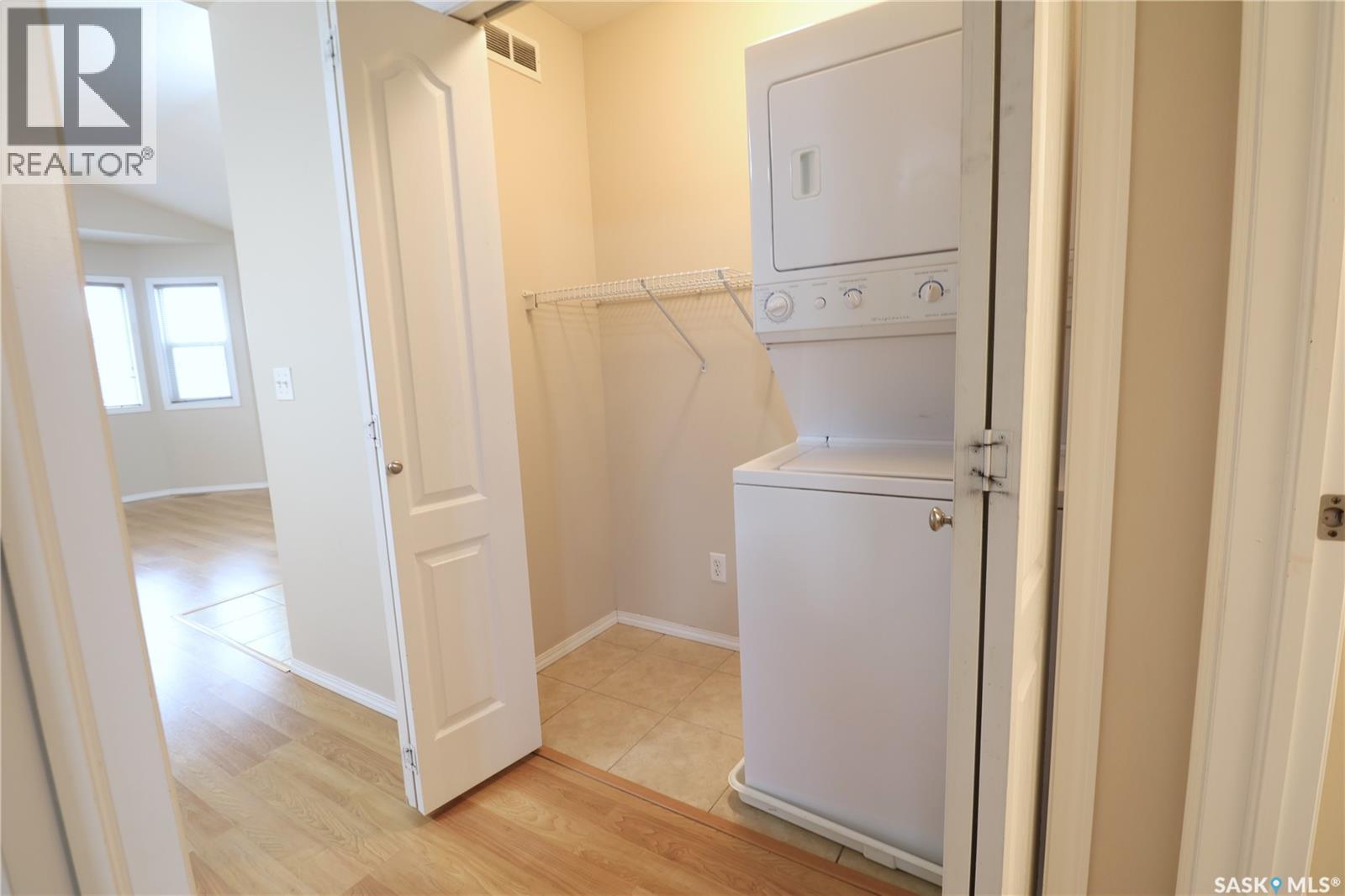 1067 Birchwood Place, Regina, Saskatchewan  S4S 7L1 - Photo 5 - SK048292