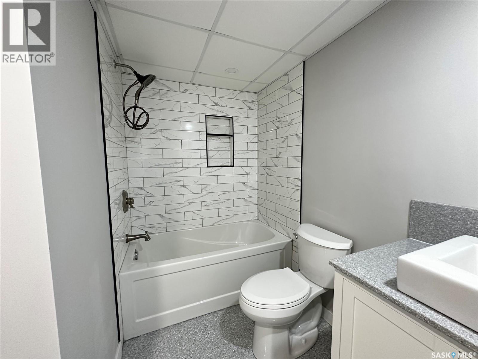 109 7th Street, Weyburn, Saskatchewan  S4H 1C1 - Photo 24 - SK048288