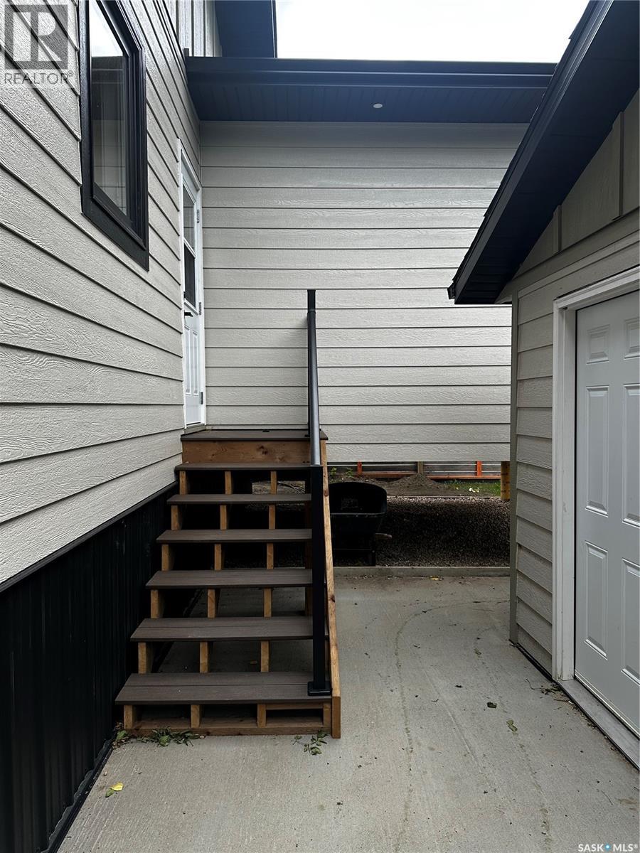 109 7th Street, Weyburn, Saskatchewan  S4H 1C1 - Photo 30 - SK048288
