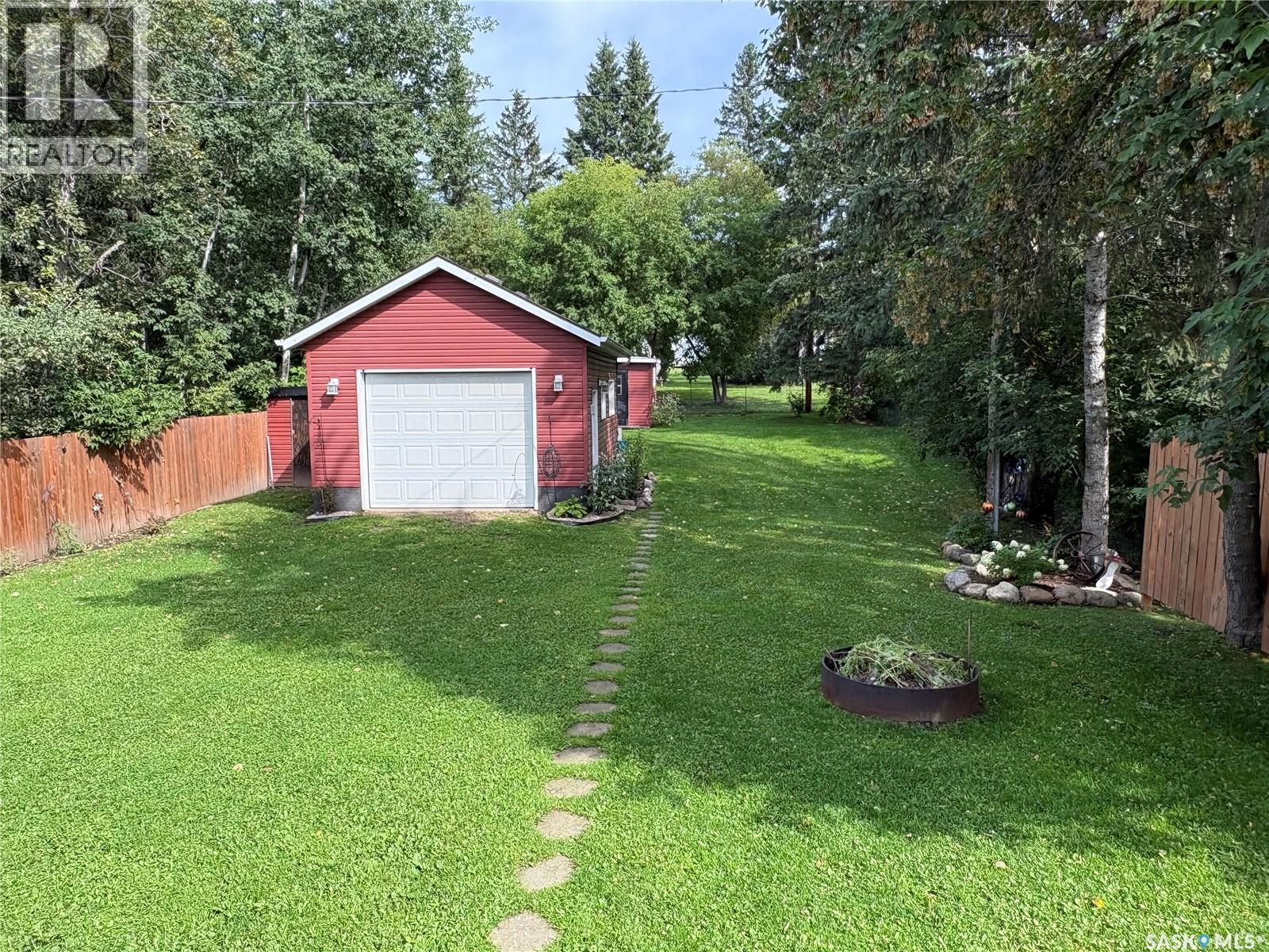 325 1st Avenue N, Big River, Saskatchewan  S0J 0E0 - Photo 3 - SK048185
