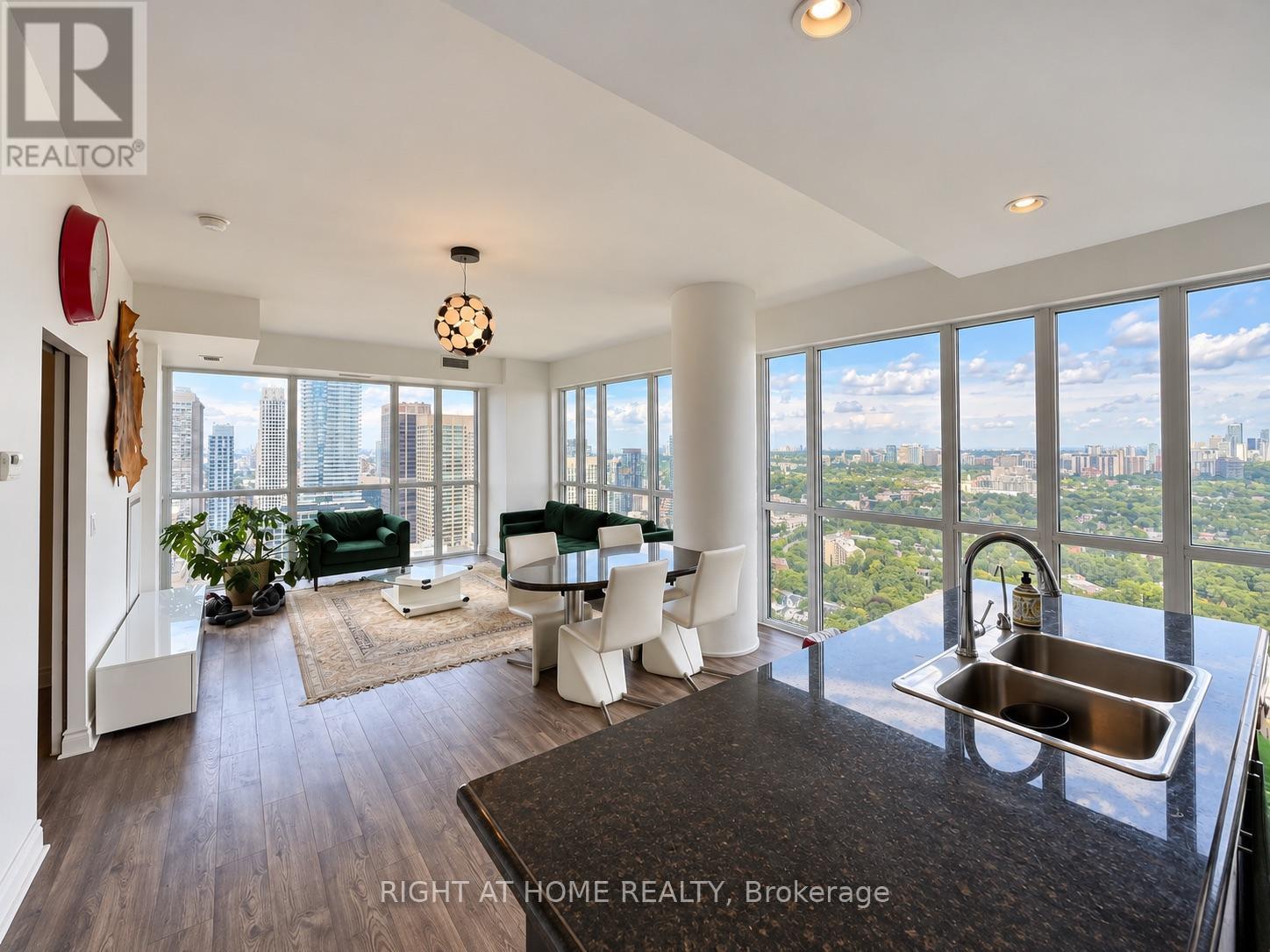 3808 - 28 Ted Rogers Way, Toronto, Ontario  M4Y 2J4 - Photo 4 - C13774998
