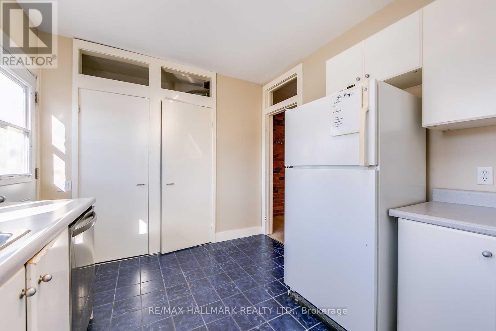Upper - 6 Prust Avenue, Toronto, Ontario  M4L 2M8 - Photo 10 - E13774956
