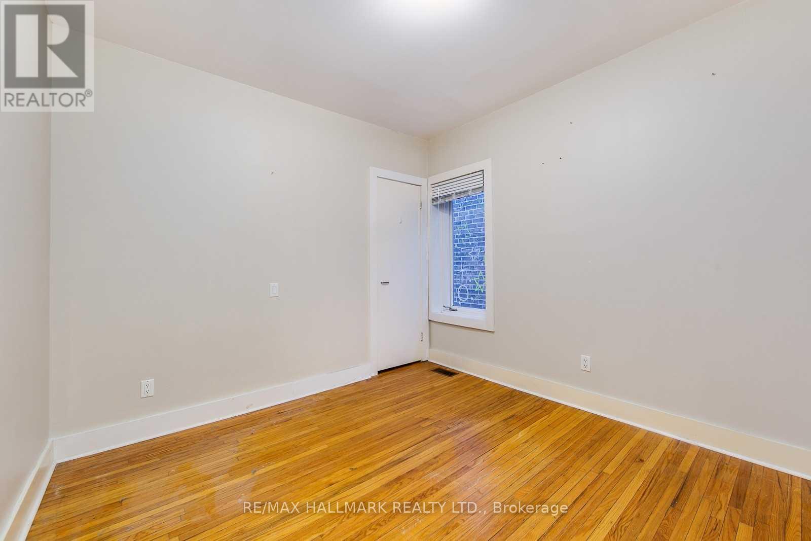 Upper - 6 Prust Avenue, Toronto, Ontario  M4L 2M8 - Photo 15 - E13774956