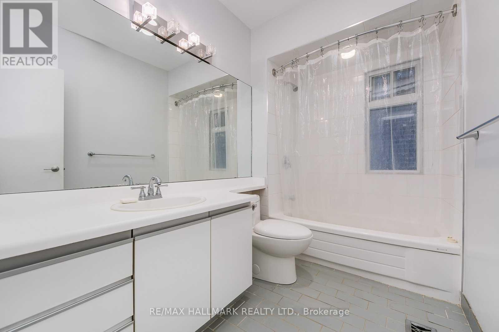 Upper - 6 Prust Avenue, Toronto, Ontario  M4L 2M8 - Photo 18 - E13774956