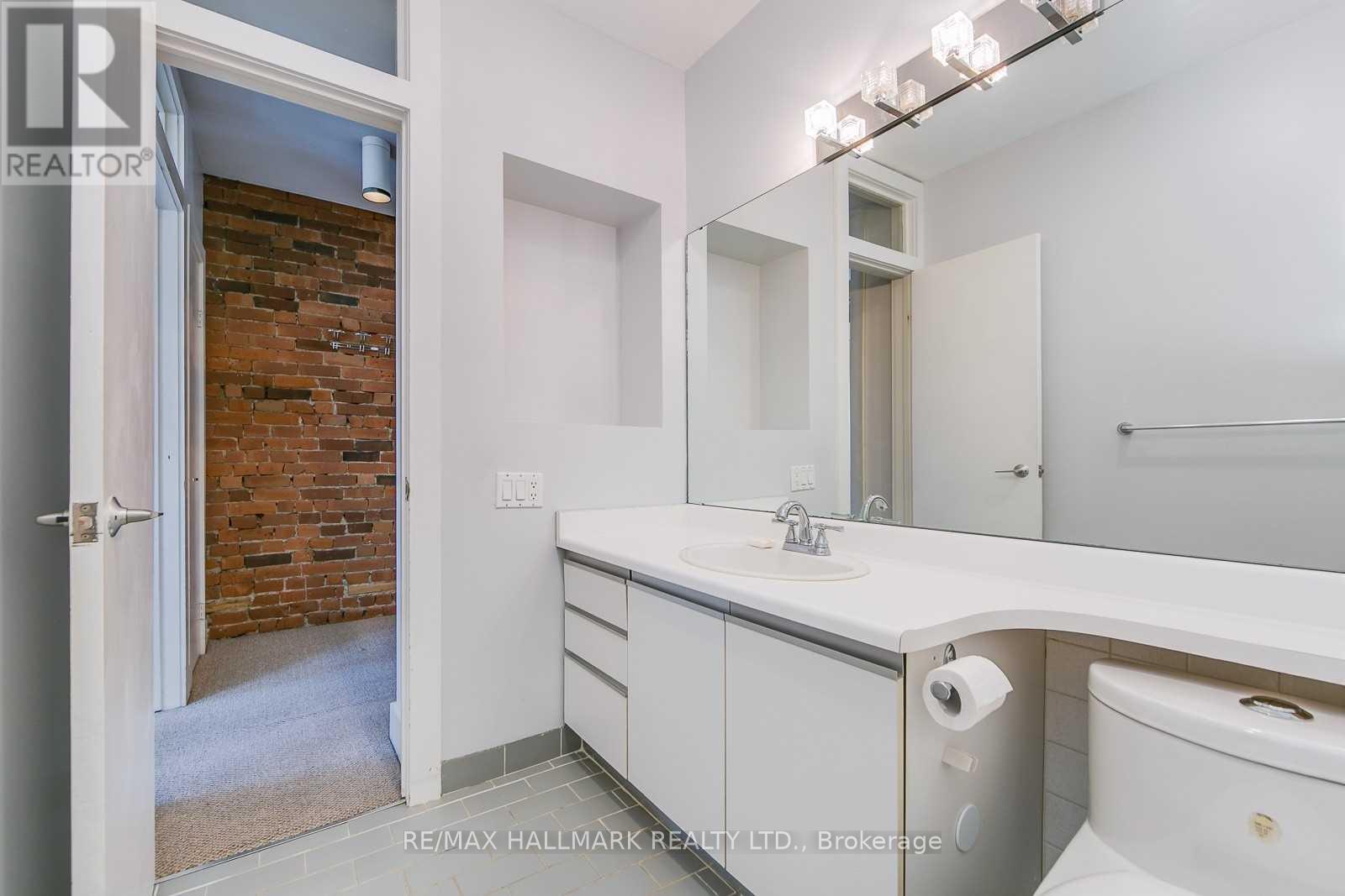 Upper - 6 Prust Avenue, Toronto, Ontario  M4L 2M8 - Photo 19 - E13774956