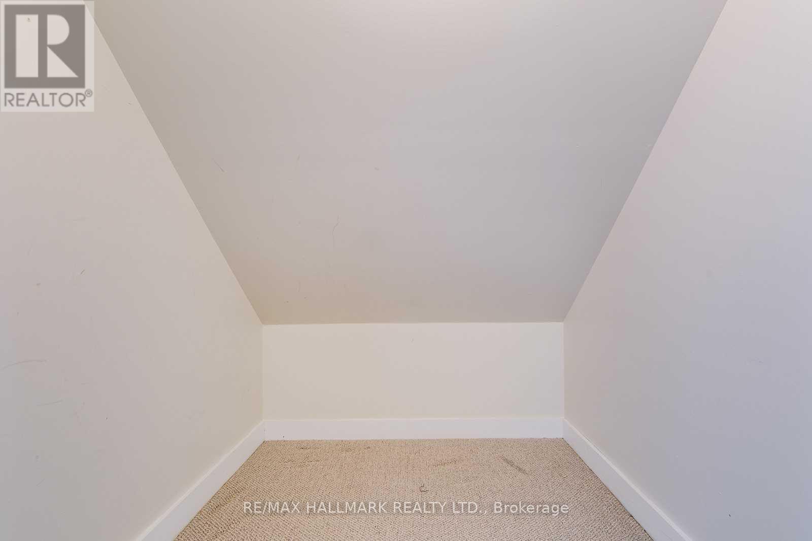 Upper - 6 Prust Avenue, Toronto, Ontario  M4L 2M8 - Photo 27 - E13774956