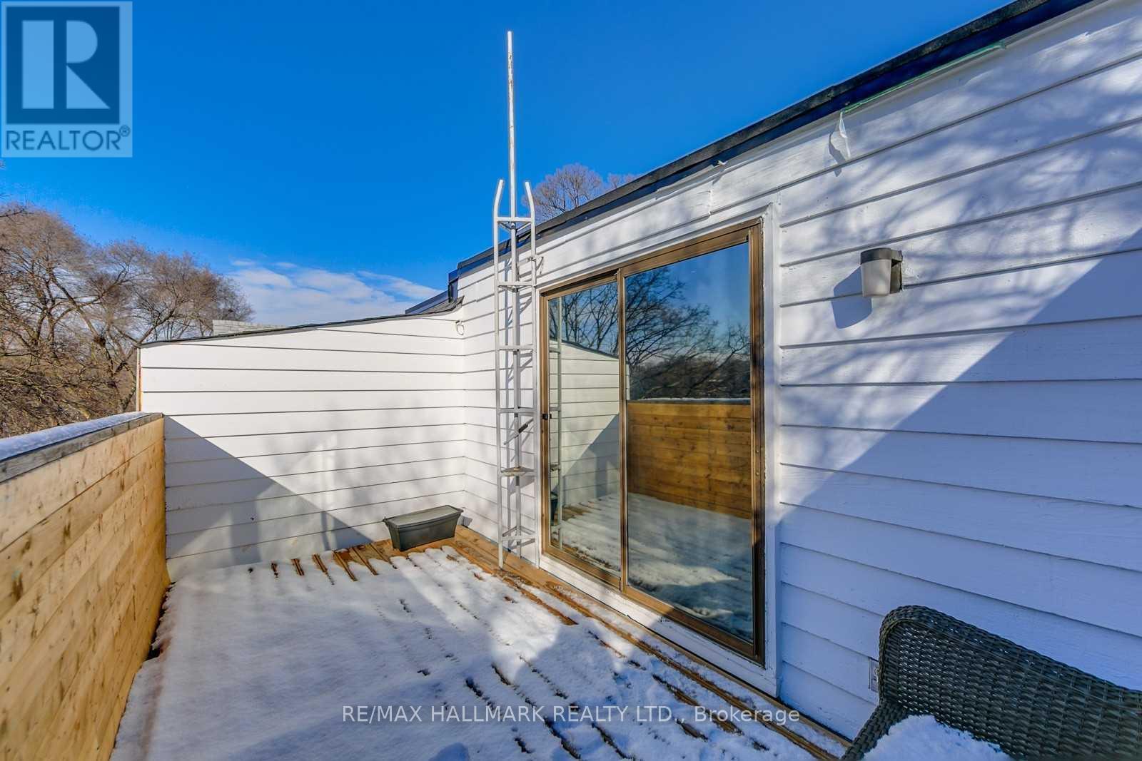 Upper - 6 Prust Avenue, Toronto, Ontario  M4L 2M8 - Photo 30 - E13774956