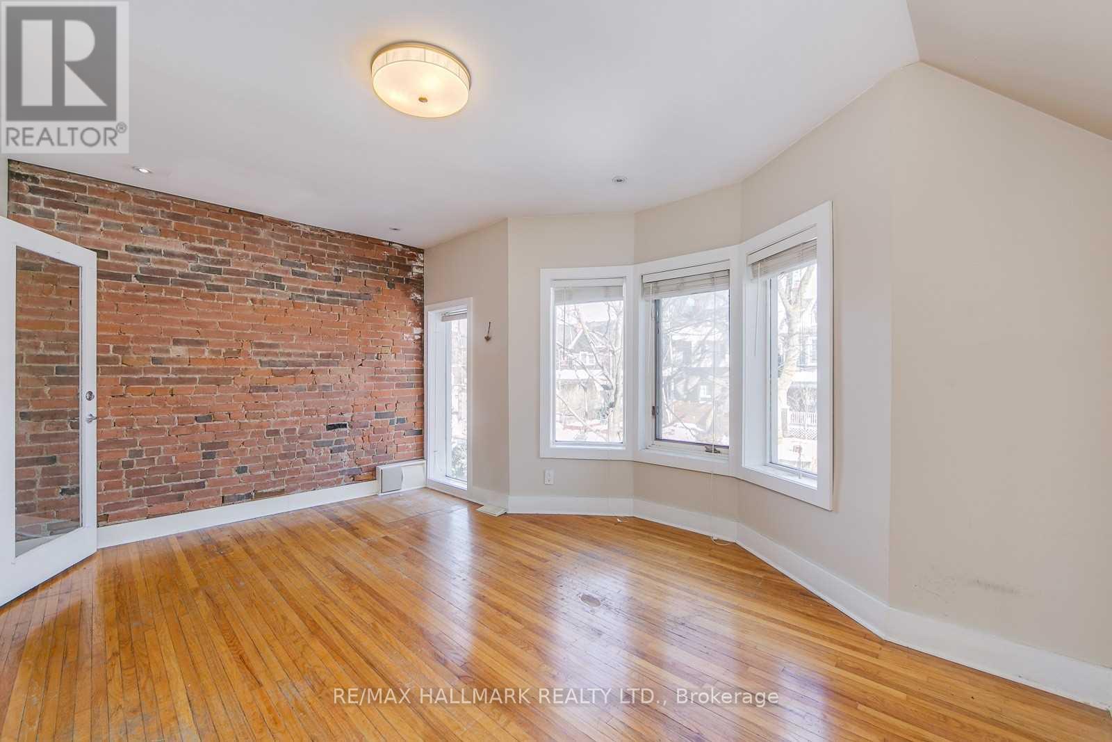 Upper - 6 Prust Avenue, Toronto, Ontario  M4L 2M8 - Photo 5 - E13774956