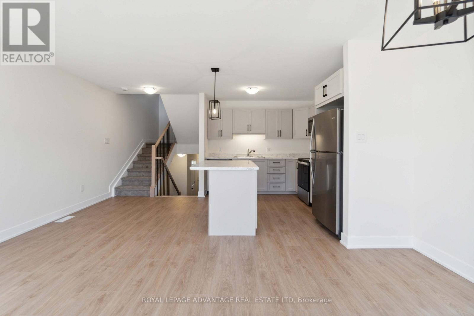 5 Whitcomb Crescent, Smiths Falls, Ontario  K7A 0C1 - Photo 8 - X13775024