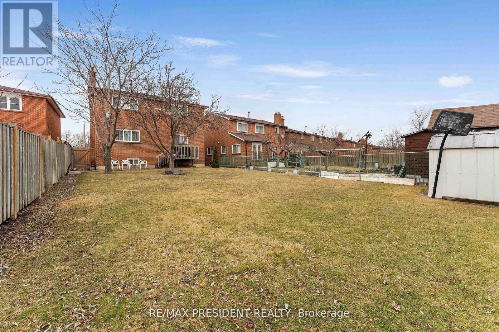 3952 Longo Circle, Mississauga, Ontario L4T 4C7 - Photo 10 - W13774912