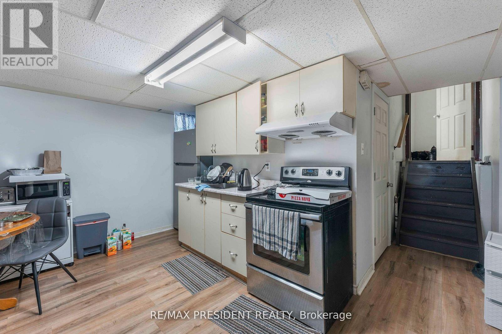 3952 Longo Circle, Mississauga, Ontario L4T 4C7 - Photo 6 - W13774912