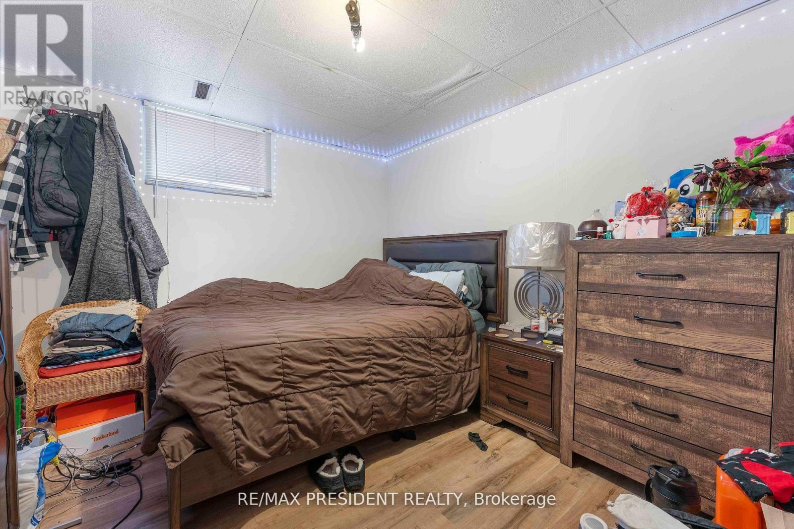 3952 Longo Circle, Mississauga, Ontario L4T 4C7 - Photo 8 - W13774912