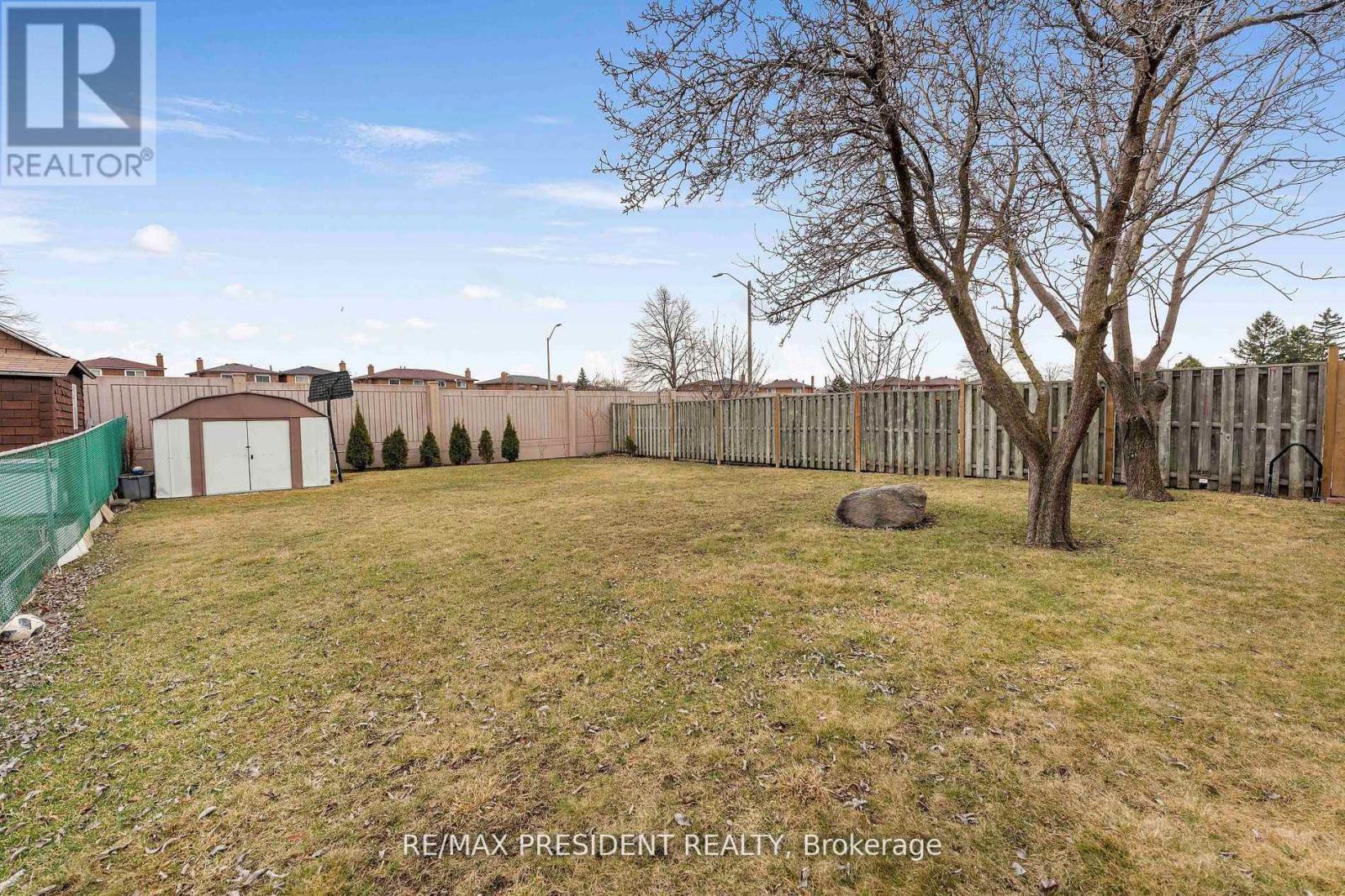 3952 Longo Circle, Mississauga, Ontario L4T 4C7 - Photo 9 - W13774912