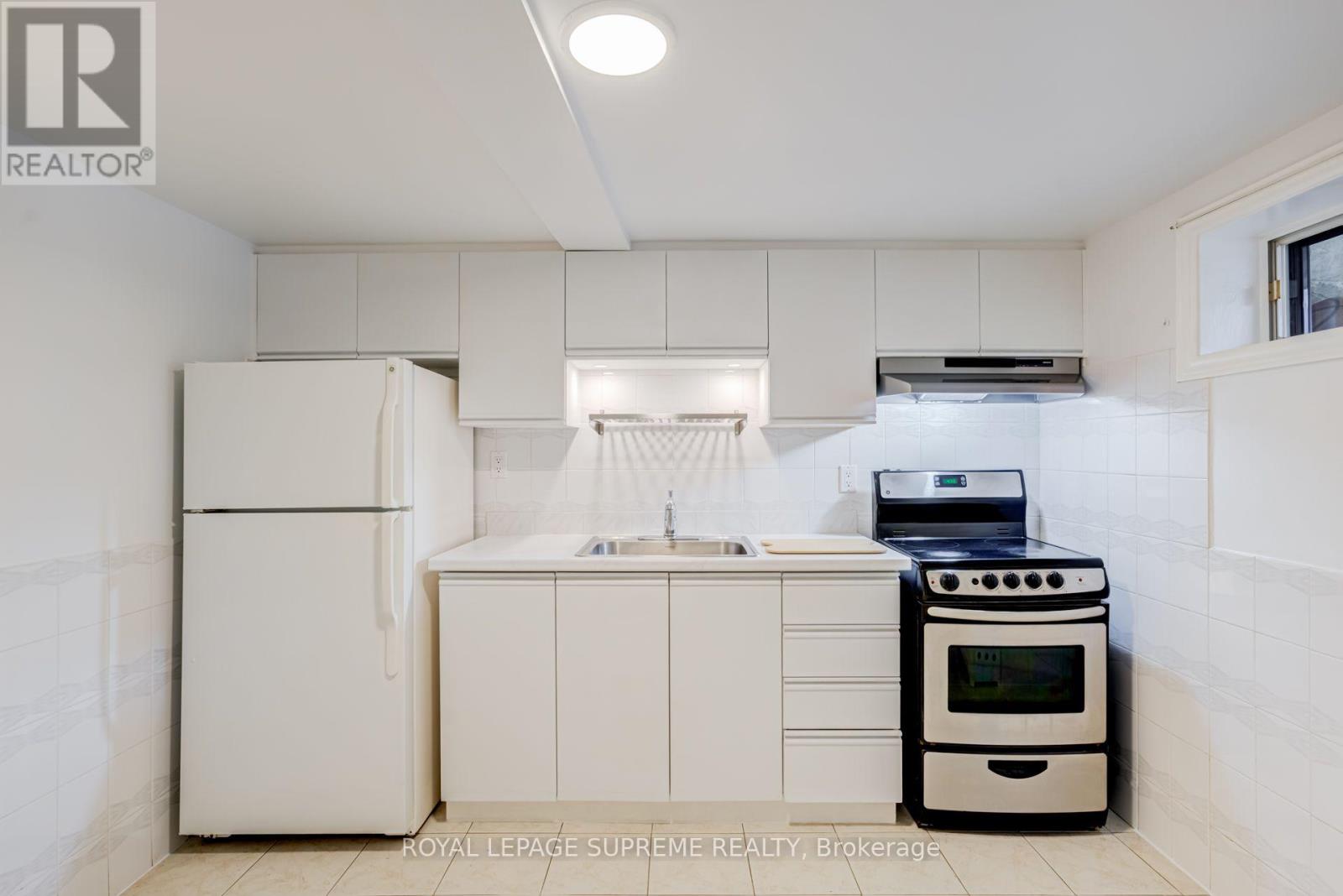 Bsmt - 20 Edna Avenue, Toronto, Ontario  M6P 1B8 - Photo 13 - W13774958