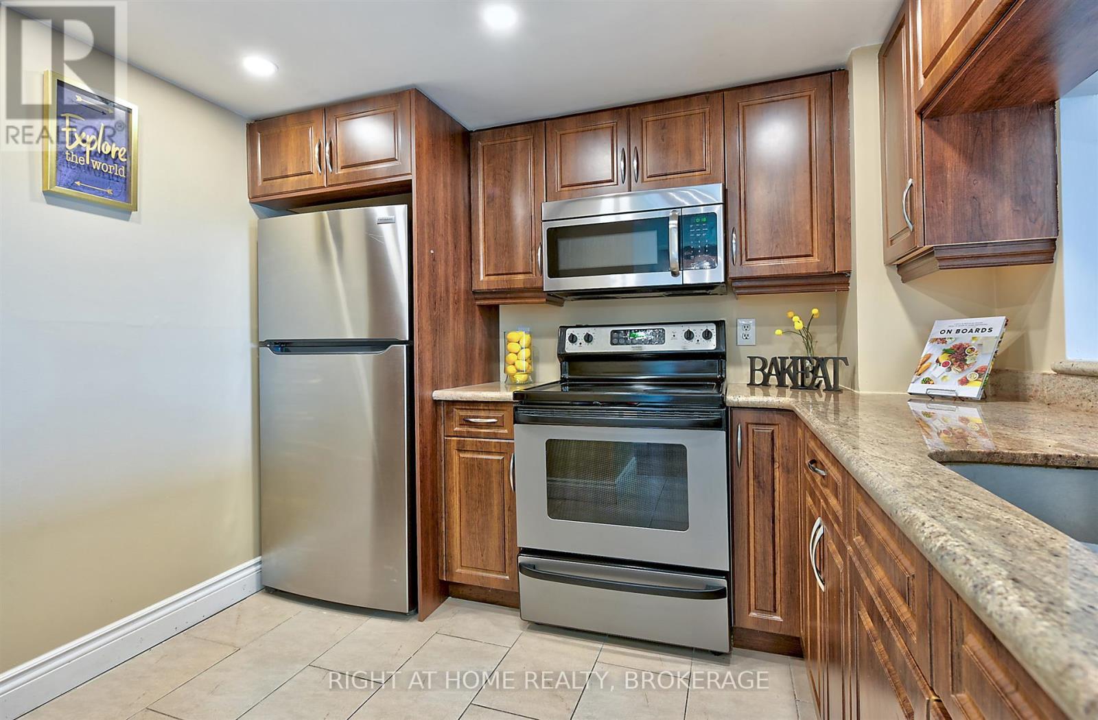 206 - 101 Subway Crescent, Toronto, Ontario  M9B 6K4 - Photo 5 - W13775030