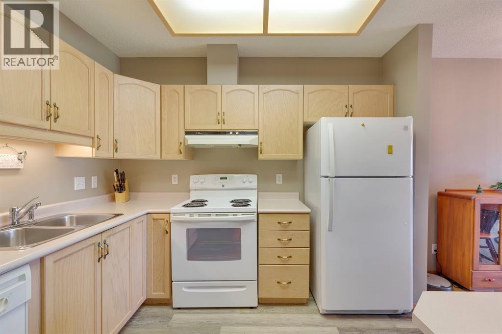 3109, 3109 Hawksbrow Point NW, Calgary, Alberta  T3G 4C9 - Photo 12 - A2330272