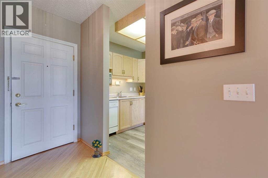 3109, 3109 Hawksbrow Point NW, Calgary, Alberta  T3G 4C9 - Photo 9 - A2330272