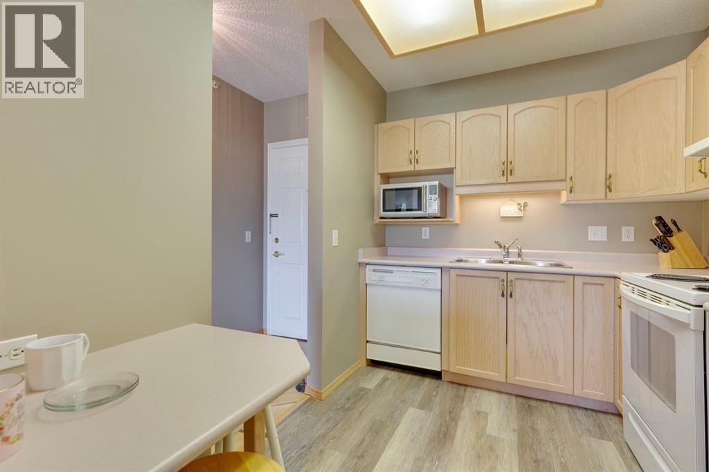 3109, 3109 Hawksbrow Point NW, Calgary, Alberta  T3G 4C9 - Photo 13 - A2330272