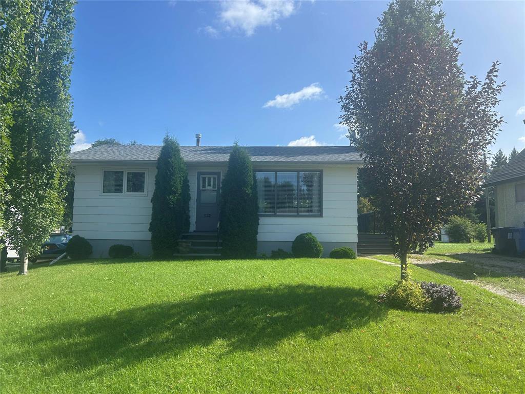 522 Memorial Avenue N, Russell, Manitoba  R0J 1W0 - Photo 1 - 202622744