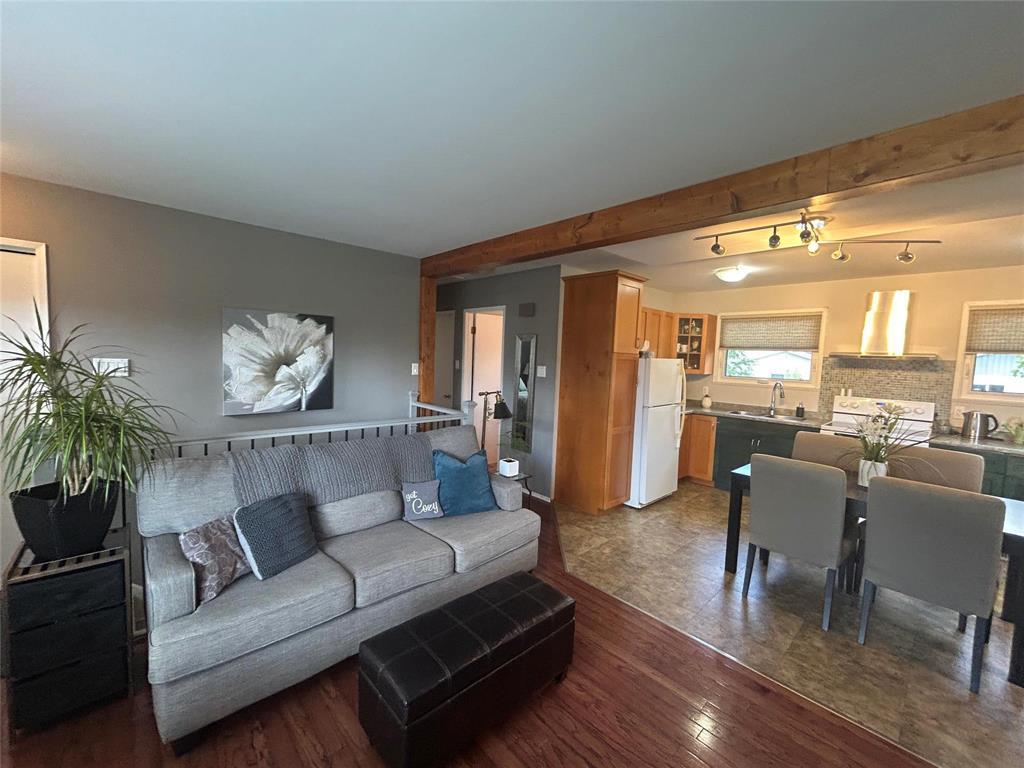 522 Memorial Avenue N, Russell, Manitoba  R0J 1W0 - Photo 8 - 202622744
