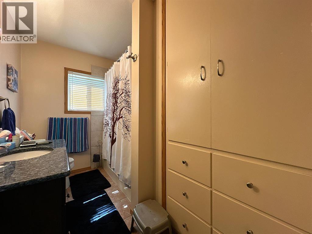 379n 300 E, Raymond, Alberta  T0K 2S0 - Photo 27 - A2342335