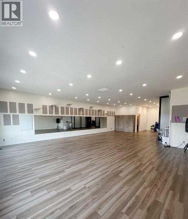 203, 25 Beju Industrial Drive, Sylvan Lake, Alberta  T4S 0B6 - Photo 1 - A2331431
