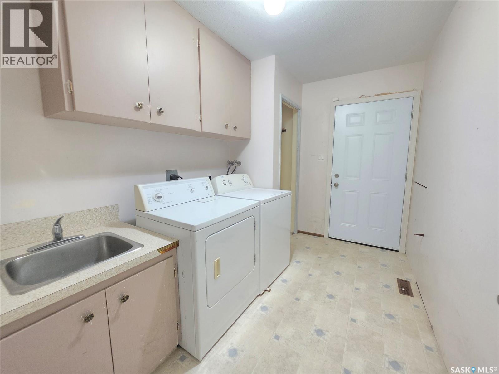 1162 106th Street, North Battleford, Saskatchewan  S9A 1W9 - Photo 10 - SK048287