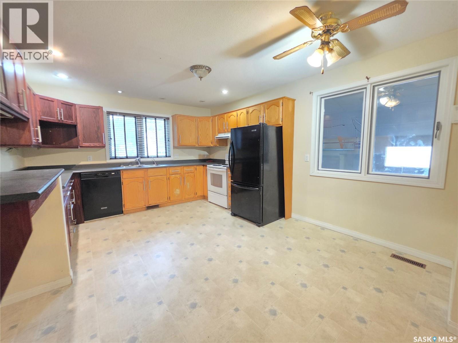 1162 106th Street, North Battleford, Saskatchewan  S9A 1W9 - Photo 2 - SK048287