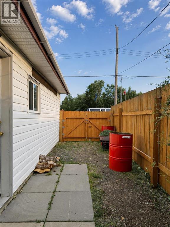 2119 23 Ave Close, Bowden, Alberta  T0M 0K0 - Photo 30 - A2325533