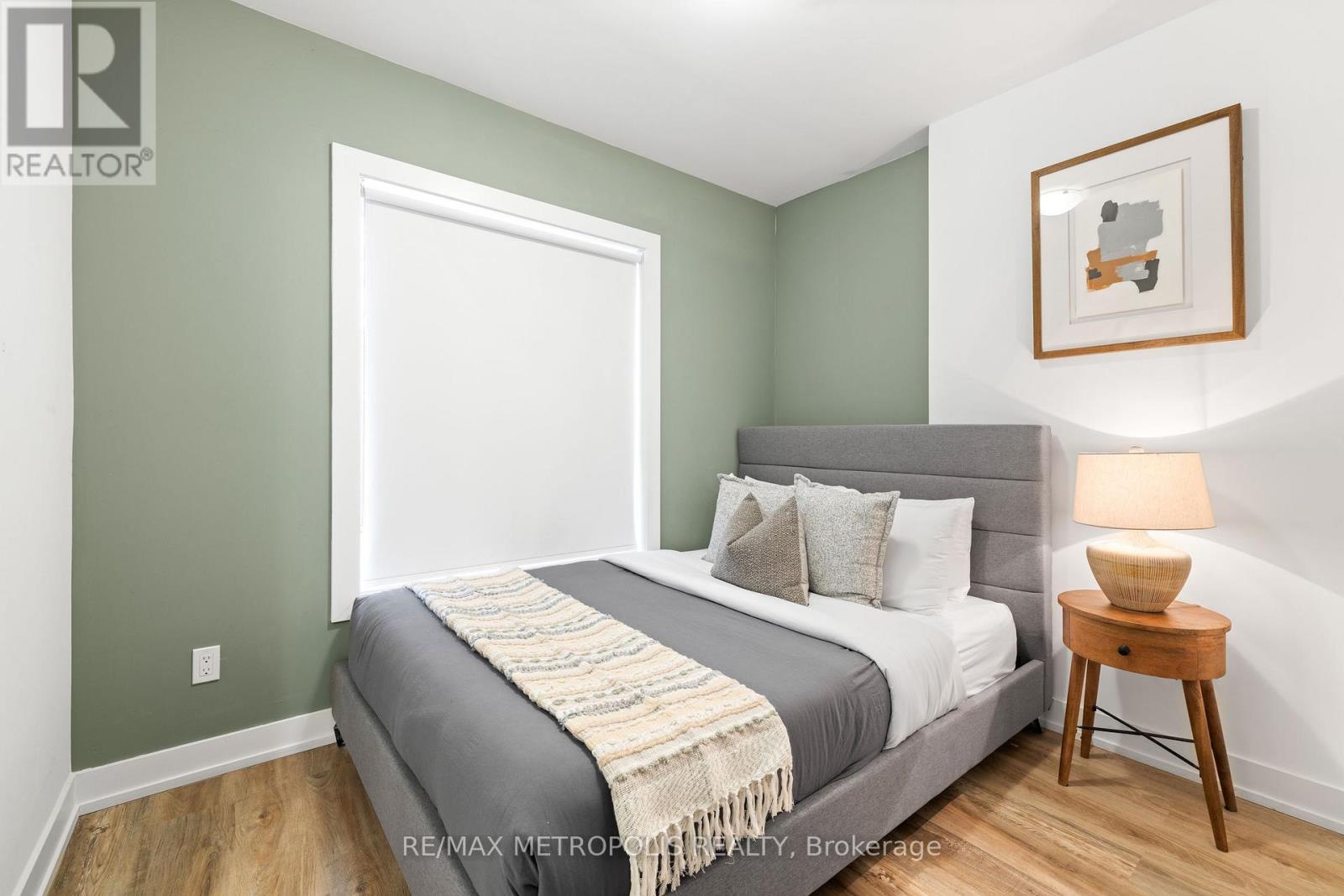 B - 447 Lansdowne Avenue, Toronto, Ontario  M6H 3Y2 - Photo 11 - C13775134