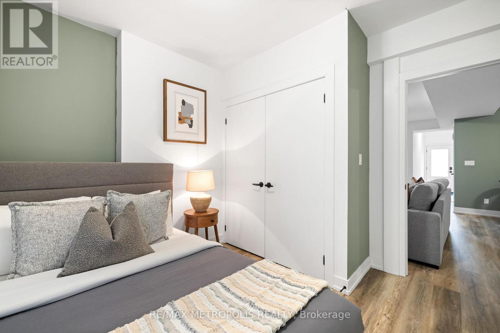 B - 447 Lansdowne Avenue, Toronto, Ontario  M6H 3Y2 - Photo 12 - C13775134