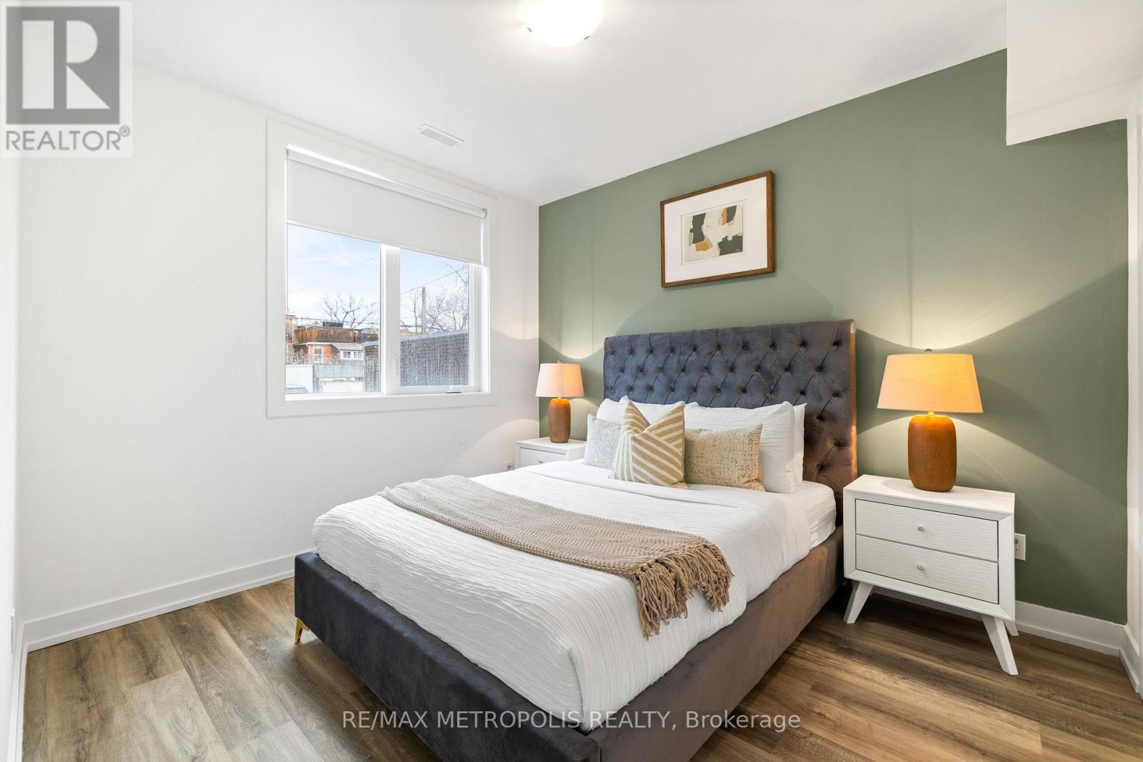 B - 447 Lansdowne Avenue, Toronto, Ontario  M6H 3Y2 - Photo 14 - C13775134