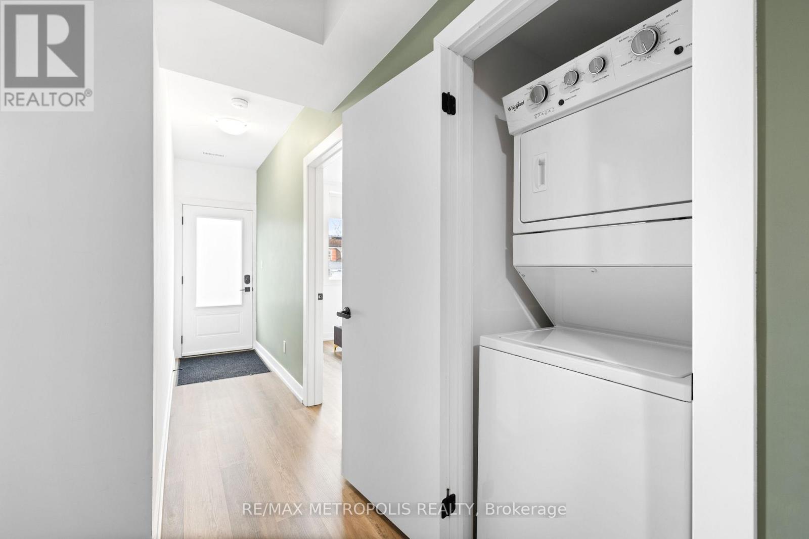 B - 447 Lansdowne Avenue, Toronto, Ontario  M6H 3Y2 - Photo 18 - C13775134