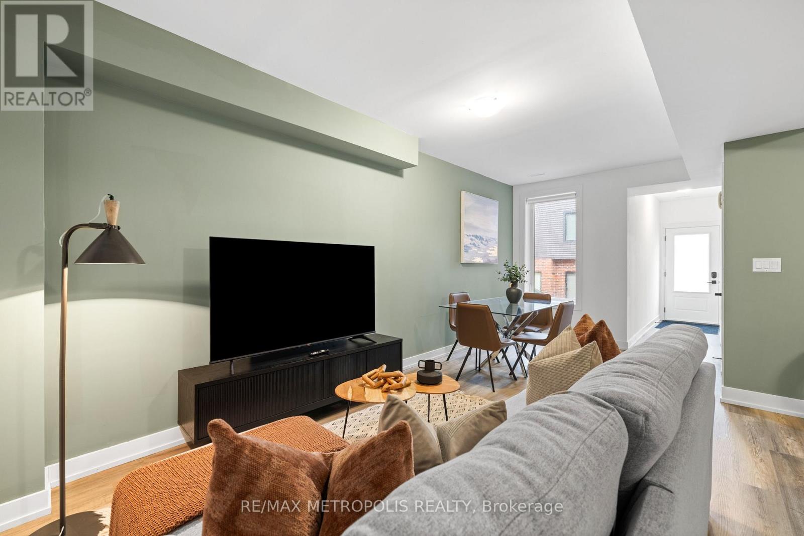B - 447 Lansdowne Avenue, Toronto, Ontario  M6H 3Y2 - Photo 4 - C13775134