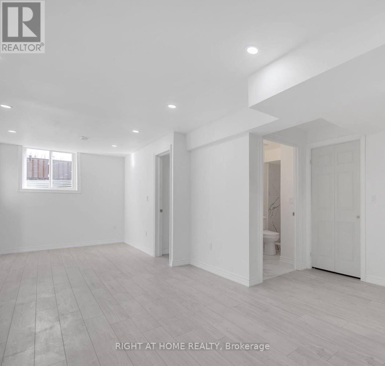 317 Rita's Avenue, Newmarket, Ontario  L3X 2N2 - Photo 2 - N13775088