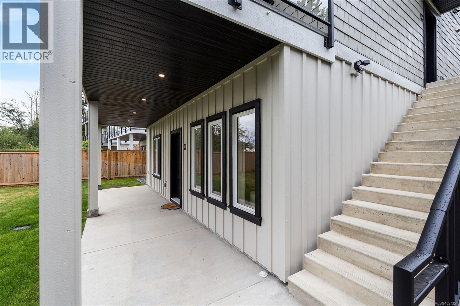 101 7057 Central Saanich Rd, Central Saanich, British Columbia  V8M 1Y3 - Photo 4 - 1037351