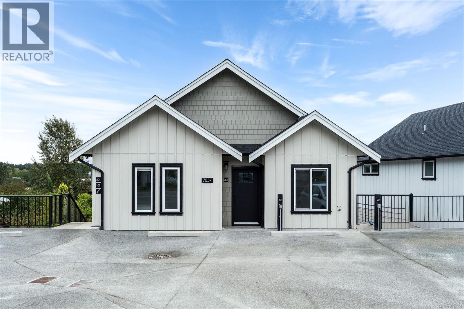 101 7057 Central Saanich Rd, Central Saanich, British Columbia  V8M 1Y3 - Photo 3 - 1037351