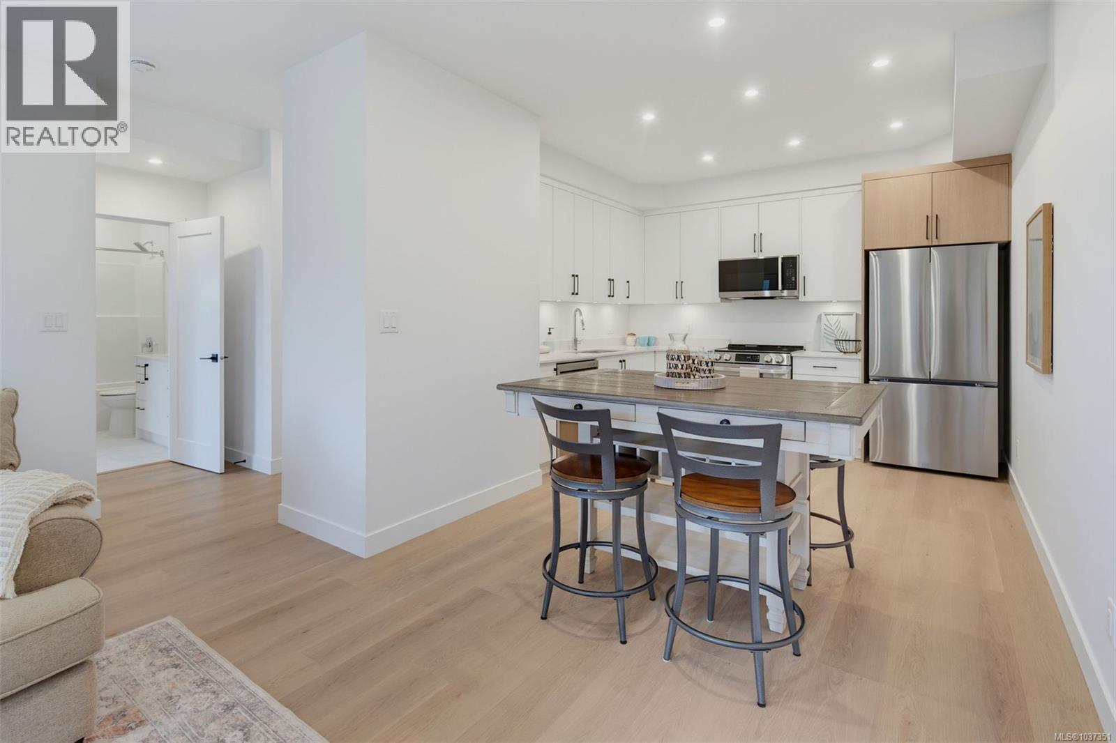101 7057 Central Saanich Rd, Central Saanich, British Columbia  V8M 1Y3 - Photo 17 - 1037351