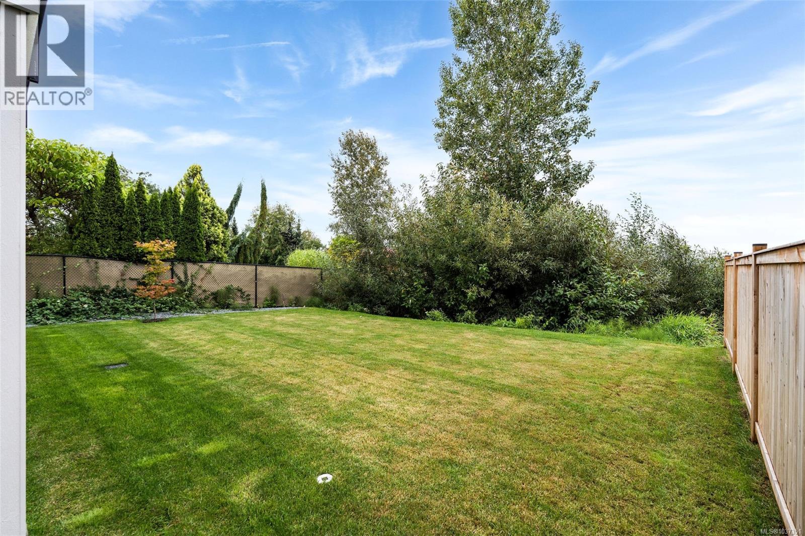 101 7057 Central Saanich Rd, Central Saanich, British Columbia  V8M 1Y3 - Photo 28 - 1037351