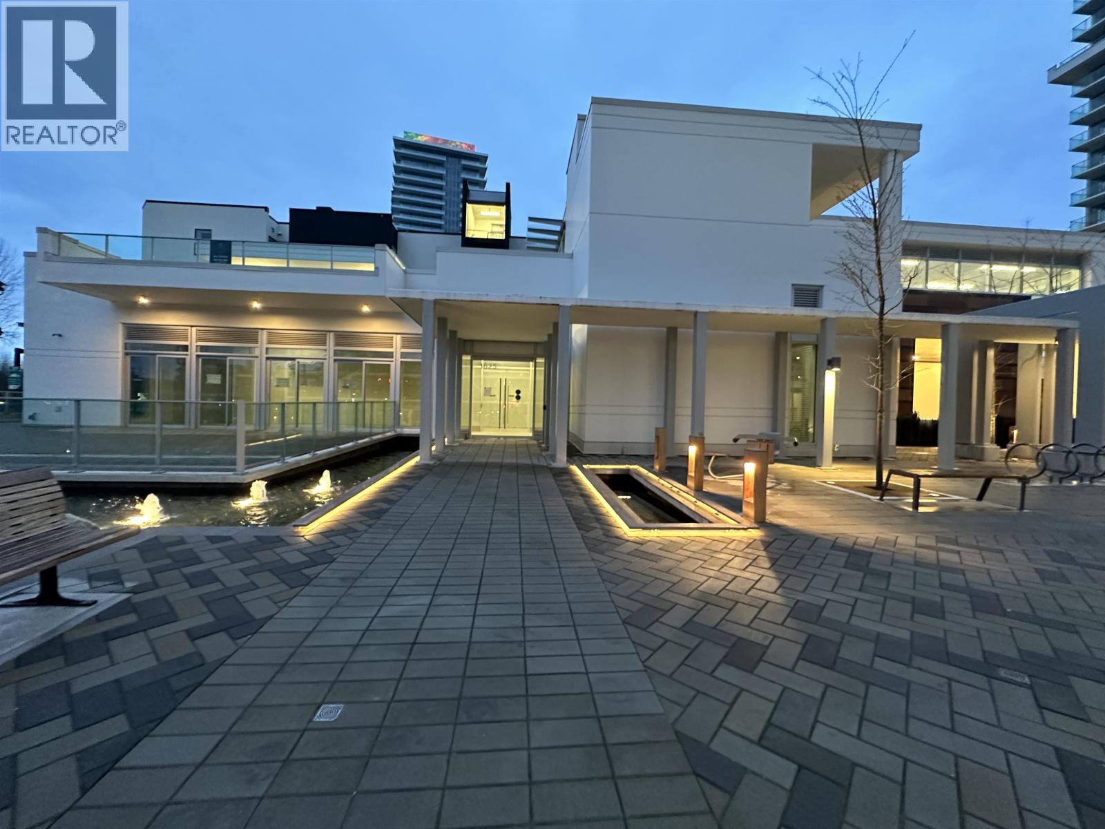1625 Lions Gate Lane, North Vancouver, British Columbia  V7P 0E2 - Photo 4 - C8080361