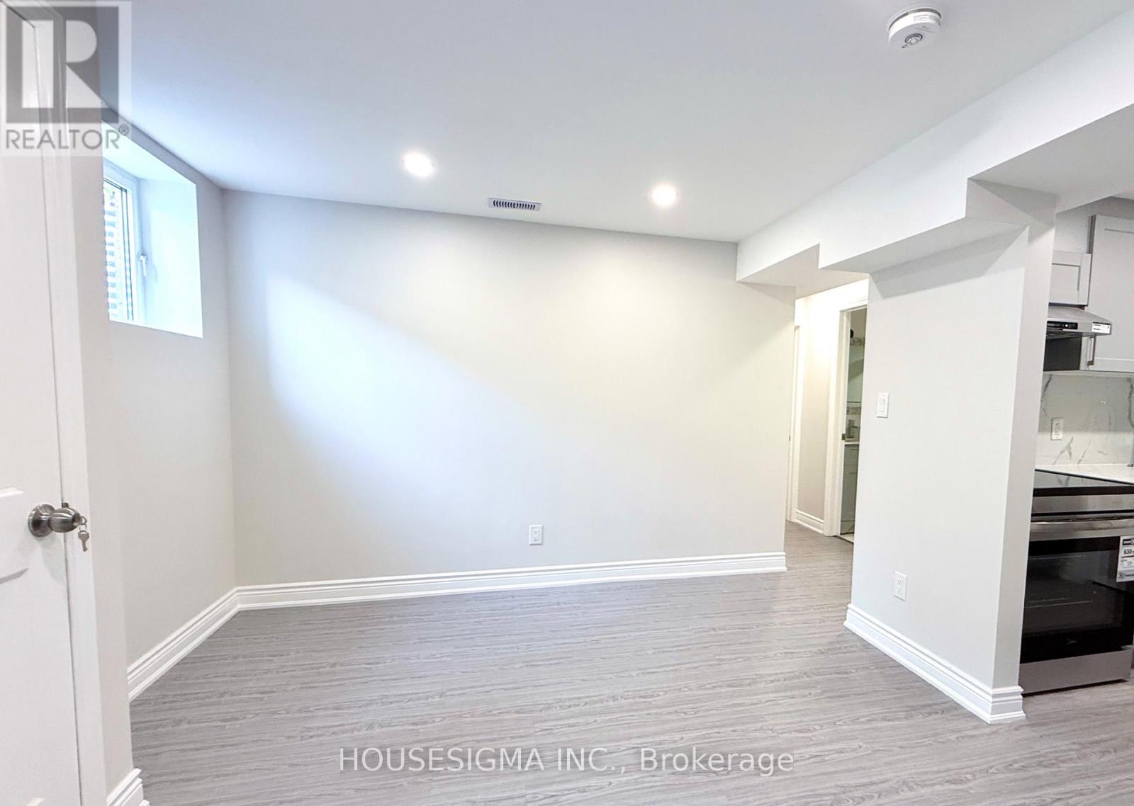 Basement Apartment - 438 Tilt Point, Milton (Sc Scott), Ontario  L9T 7Y6 - Photo 2 - W13775190