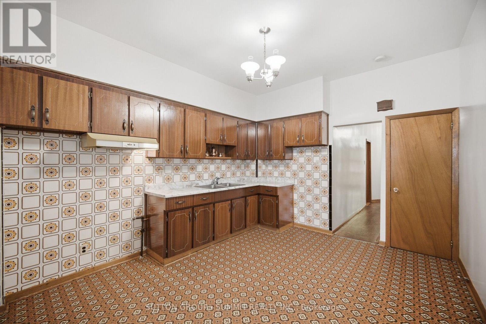 28 Symington Avenue, Toronto, Ontario  M6P 3W1 - Photo 15 - W13775220