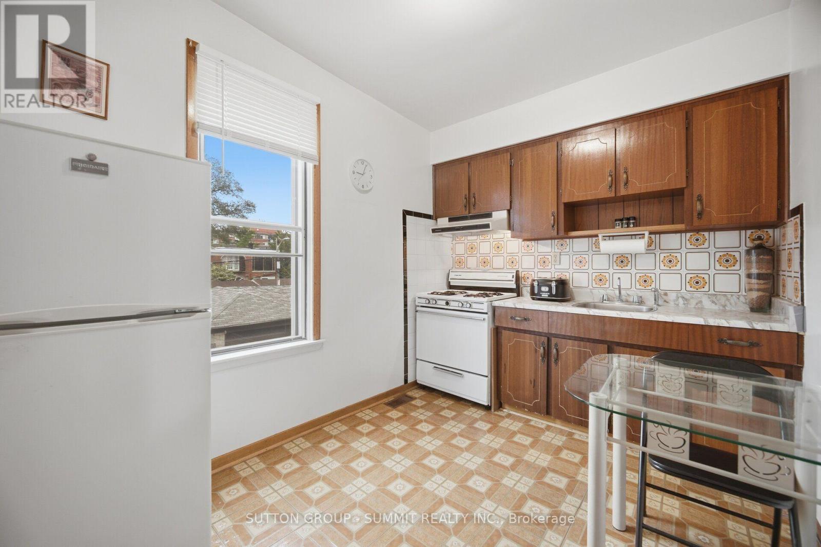 28 Symington Avenue, Toronto, Ontario  M6P 3W1 - Photo 21 - W13775220