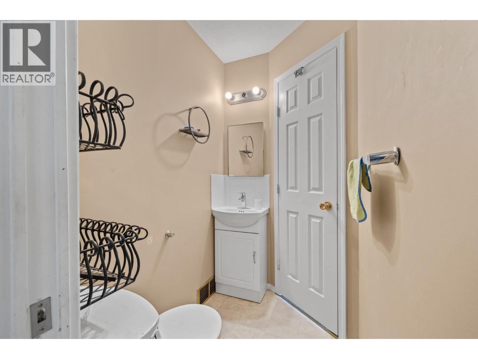 575 Dell Road Kelowna Photo 33
