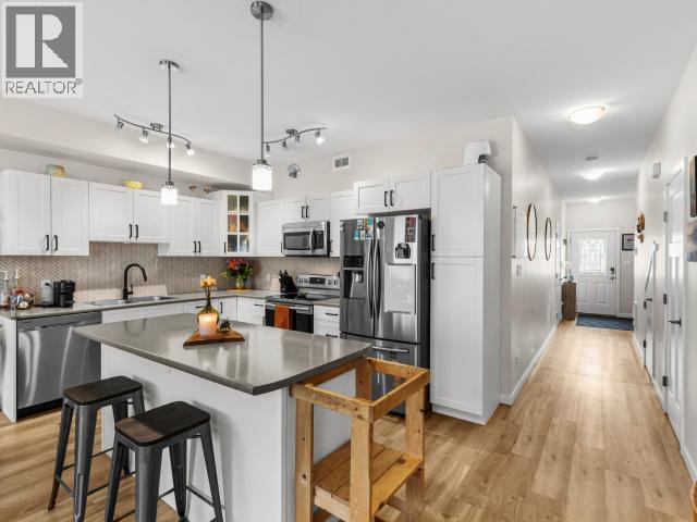 20-35 SYBIL CIRCLE photo 11