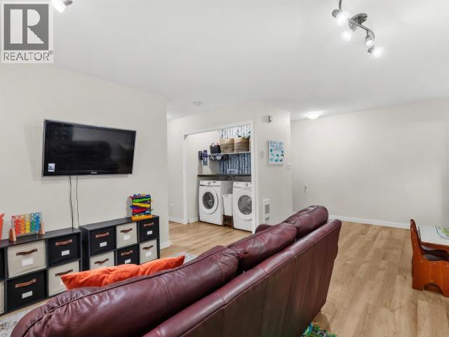 20-35 SYBIL CIRCLE photo 17